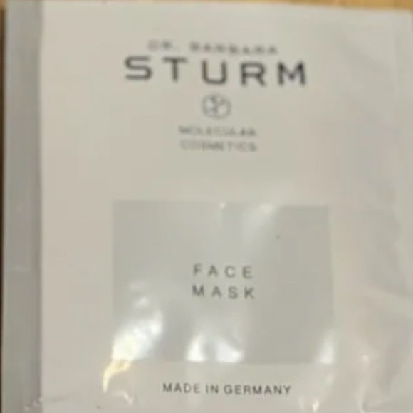 Dr. Barbara Sturm Molecular Cosmetics Discovery Kit - Picture 8 of 9